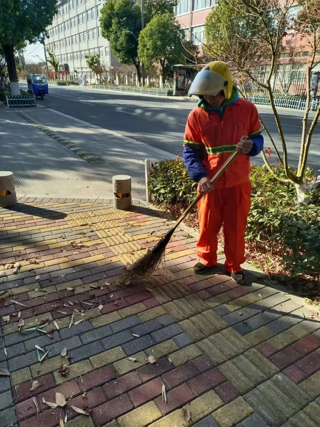 当你还在梦乡时，他们已开始工作！环卫工人的清晨你知道吗？  第2张