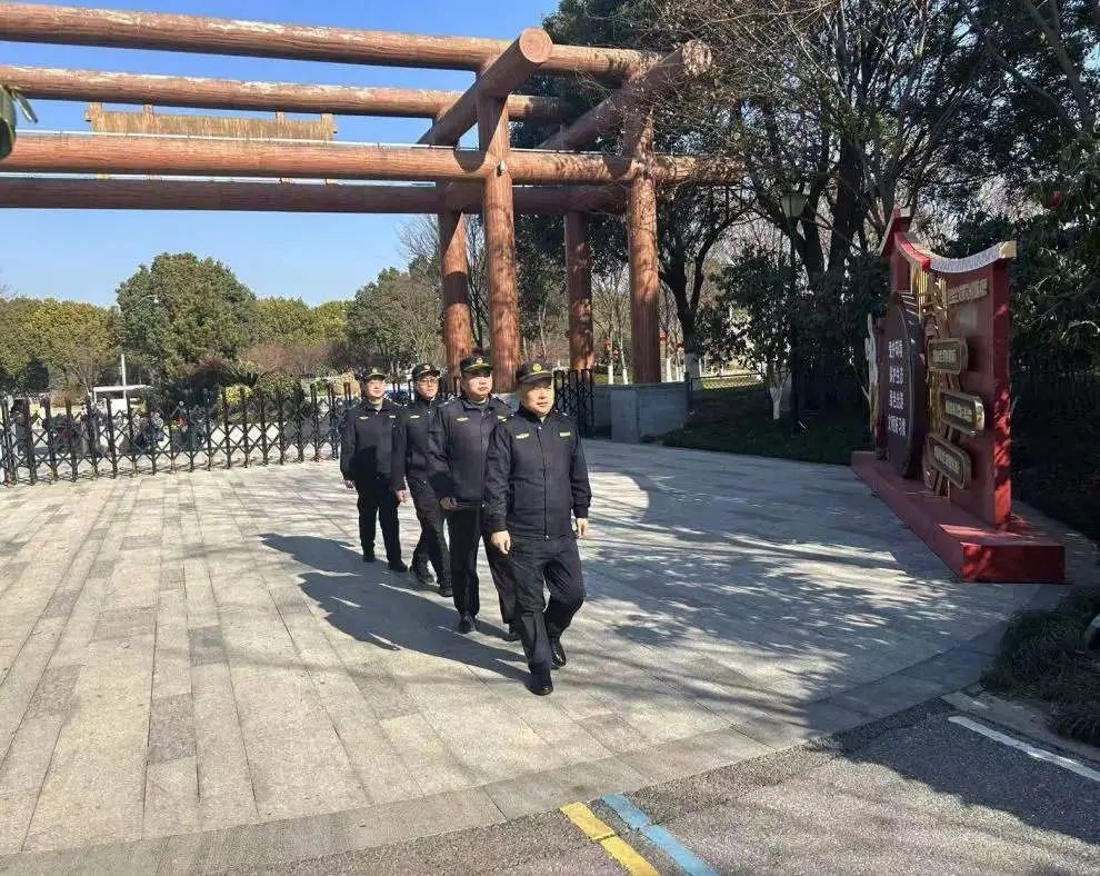 当你还在梦乡时，他们已开始工作！环卫工人的清晨你知道吗？  第3张