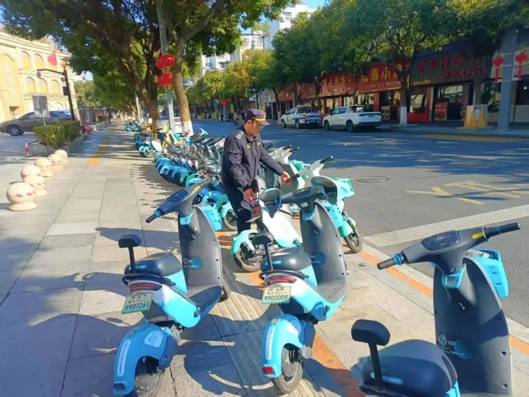 当你还在梦乡时，他们已开始工作！环卫工人的清晨你知道吗？  第4张