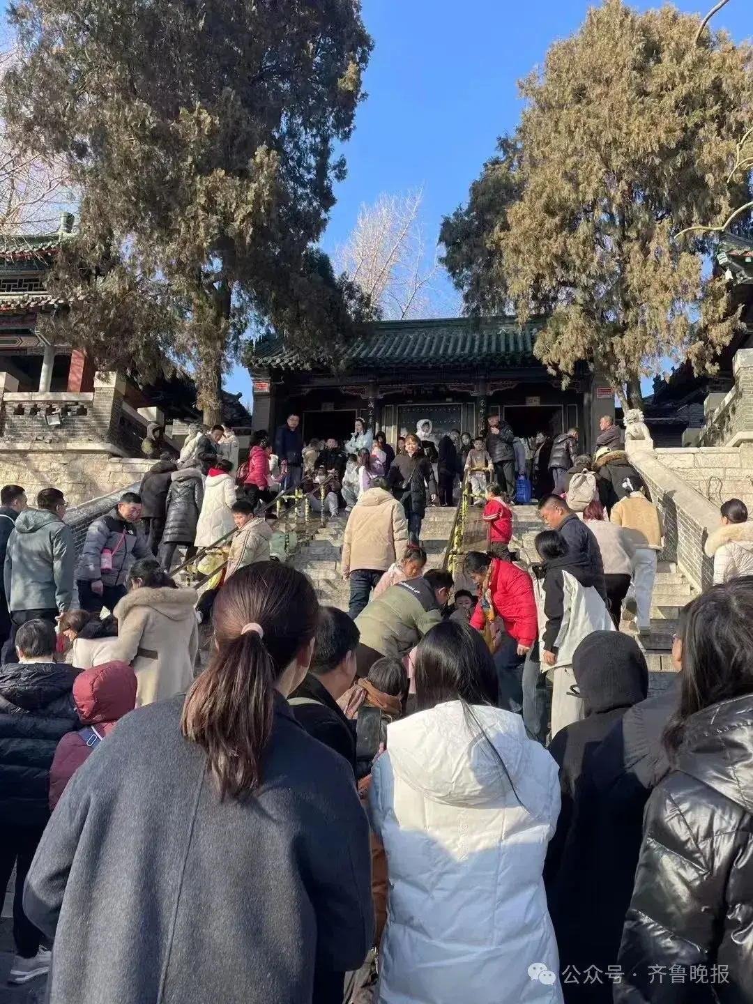 春节出游惊现人从众！你想去的景区挤得进吗?  第12张