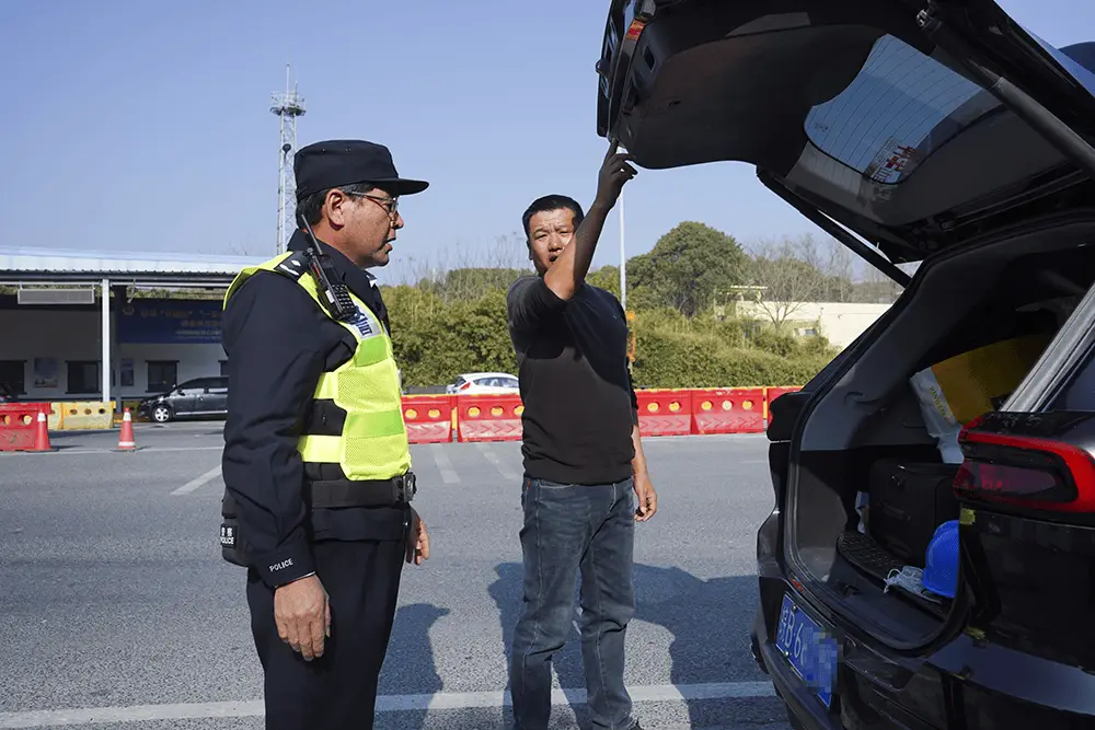 59岁老民警张建荣：春节坚守岗位39年，最后一次安保任务即将退休  第1张