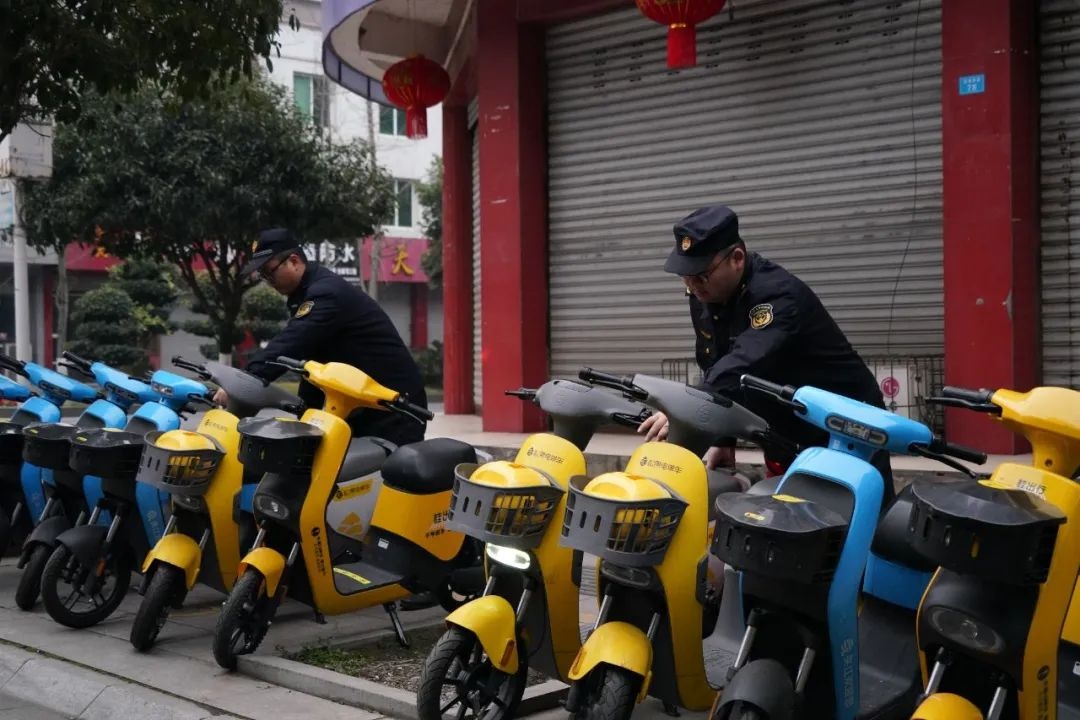 春节万家团圆时，谁在默默守护我们的平安？揭秘警色依旧的坚守故事  第8张
