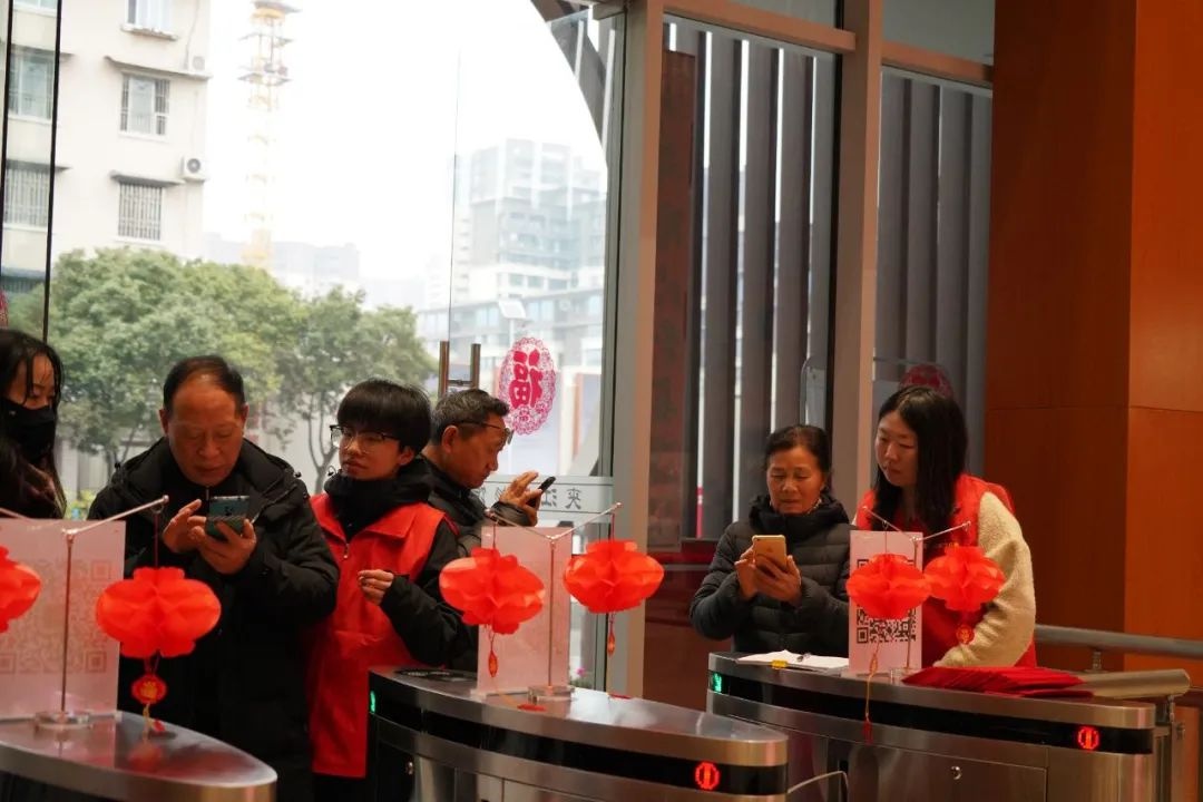 春节万家团圆时，谁在默默守护我们的平安？揭秘警色依旧的坚守故事  第10张
