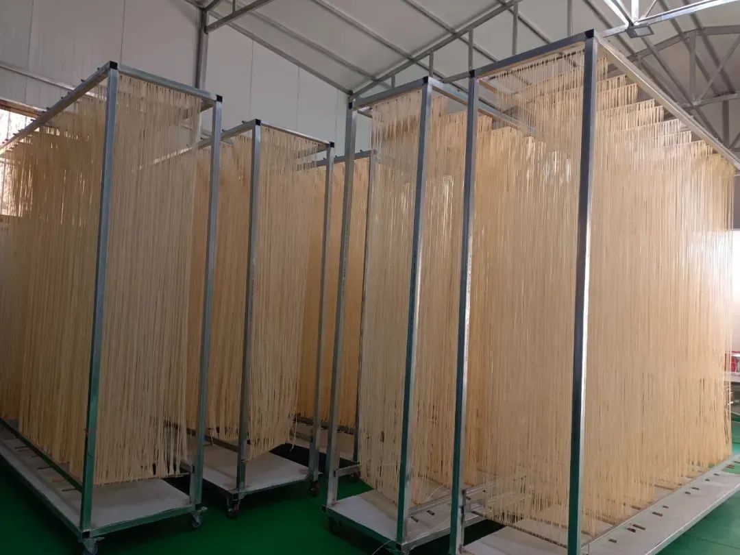 手工挂面如何成为村民的致富秘诀？揭秘龙义平夫妻的日夜忙碌  第6张