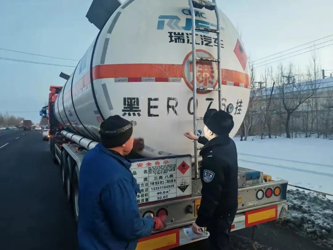 春节期间让胡路交警大队行动保障出行安全，你知道都做了啥?!  第2张