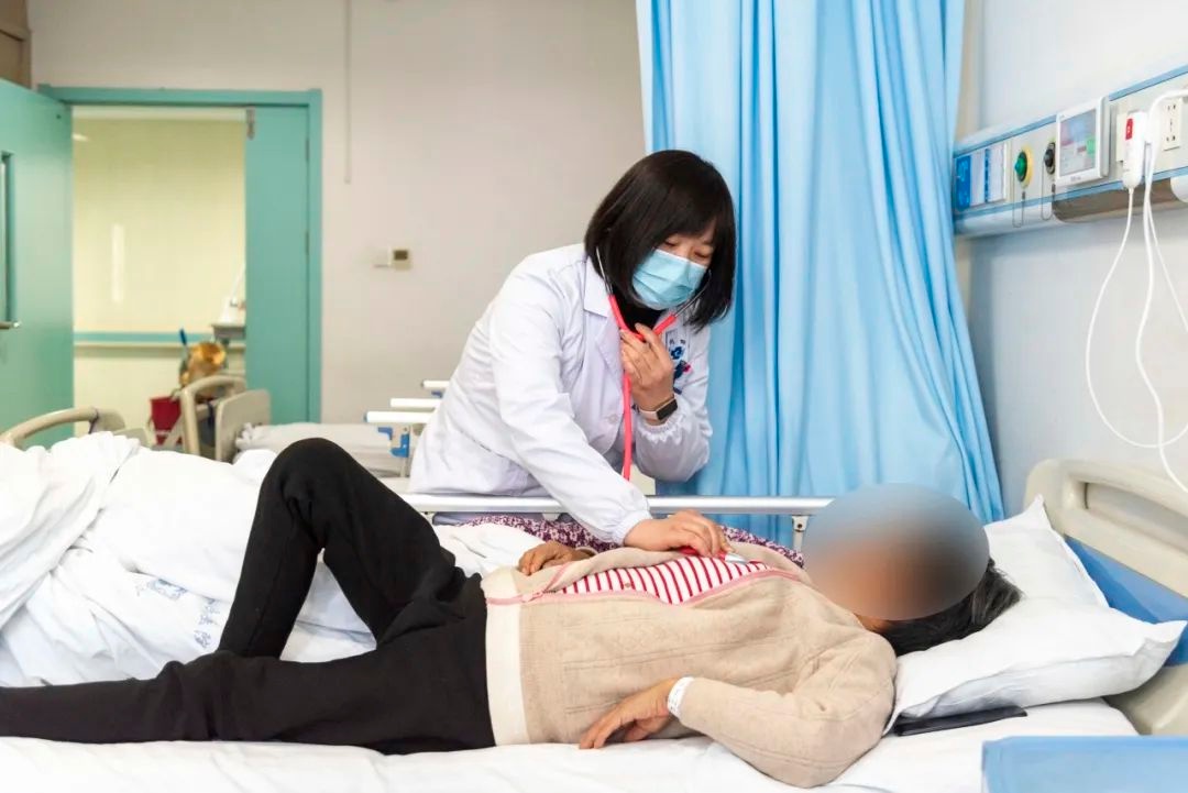 惊!春节阖家团圆时，白衣双职工夫妻为何坚守岗位24小时在线?  第3张