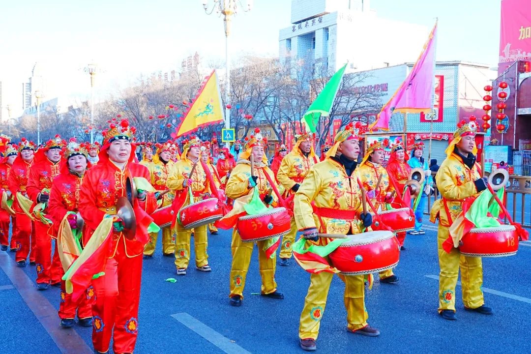 嘉峪关2025新春社火巡演超燃！9支劲旅数万市民参与，你敢错过?  第2张