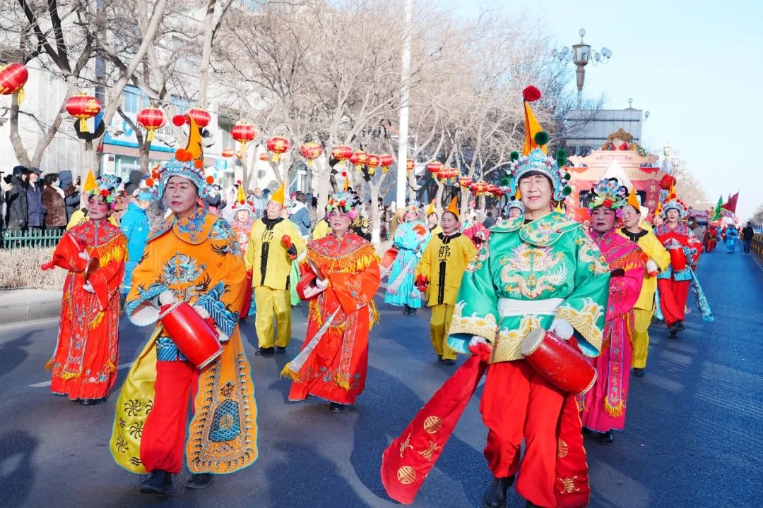 嘉峪关2025新春社火巡演超燃！9支劲旅数万市民参与，你敢错过?  第3张