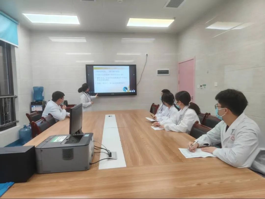 春节万家团聚，他们却坚守岗位！思南县人民医院的医护人员如何守护小患者的健康？  第2张