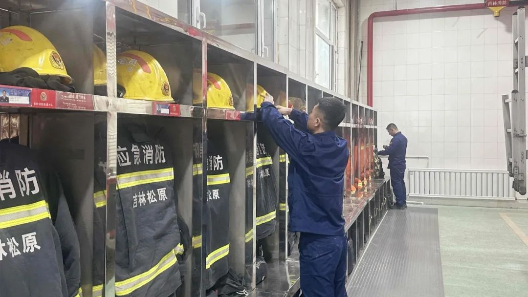 连续七年不回家！消防员春节坚守岗位，他们的故事你了解吗？  第3张