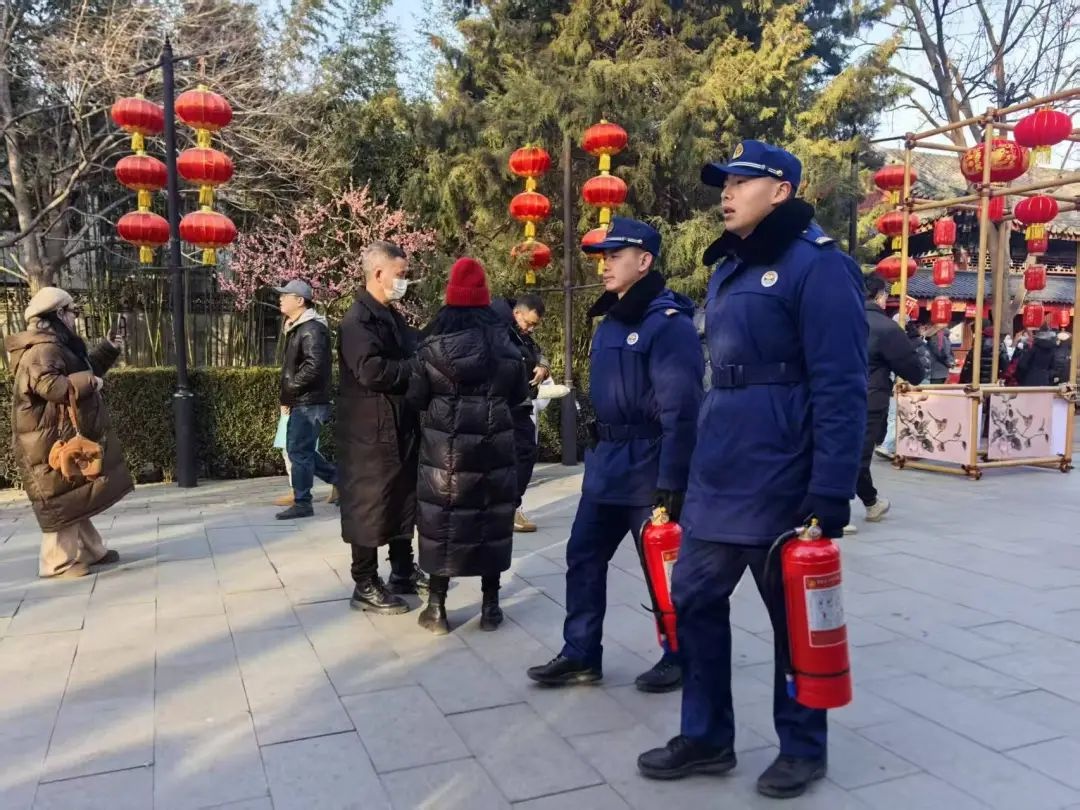 蛇年大观园庙会！消防员如何全方位守护安全？  第5张