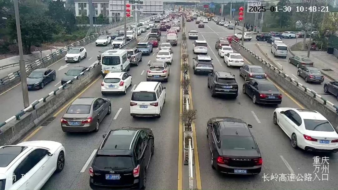 万州春节高速出行！高车流量收费站如何避开?  第2张