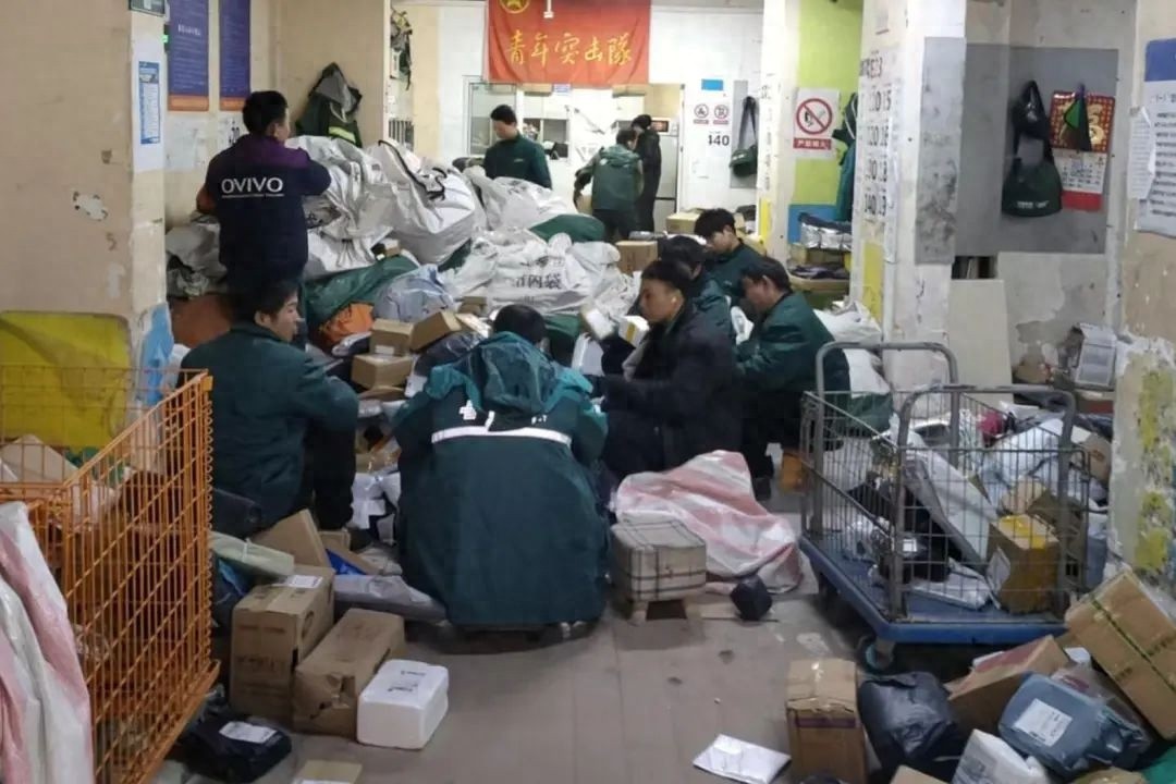 春节阖家团圆，绿衣邮政人为何坚守岗位？赞