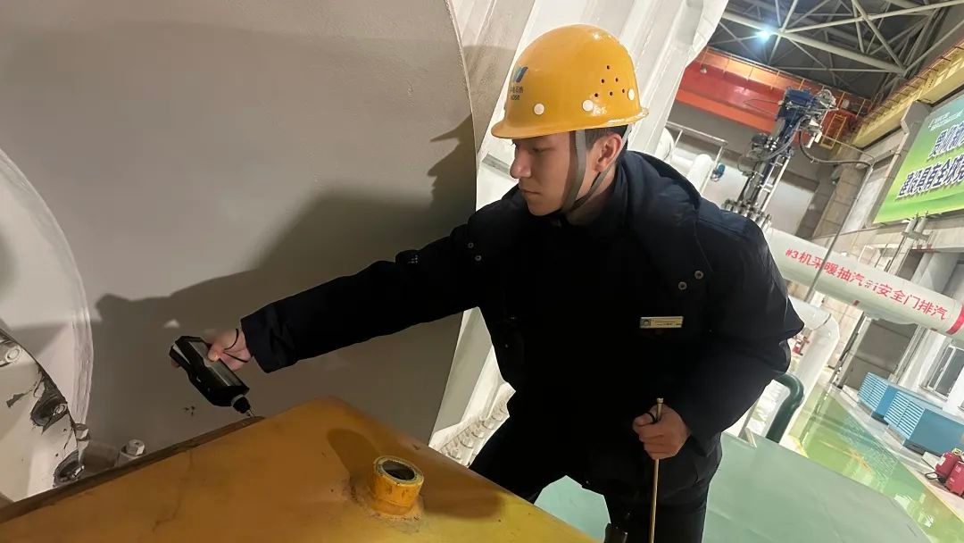 31岁监盘工马钊：三年春节未归家，2024年终于有了自己的家  第1张