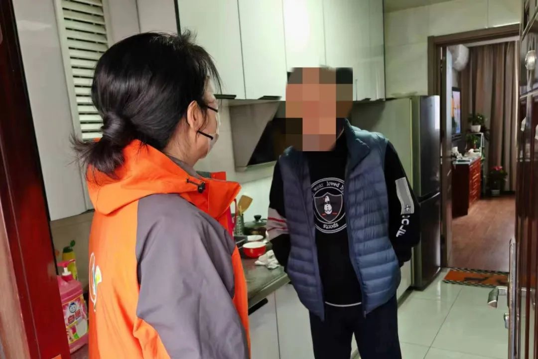 曹杨新村街道节日检查！领导四不两直，保障社区安全？  第9张