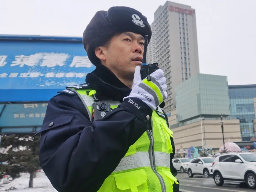 春节本是团聚时，交警刘磊为啥坚守岗位?致敬!  第4张