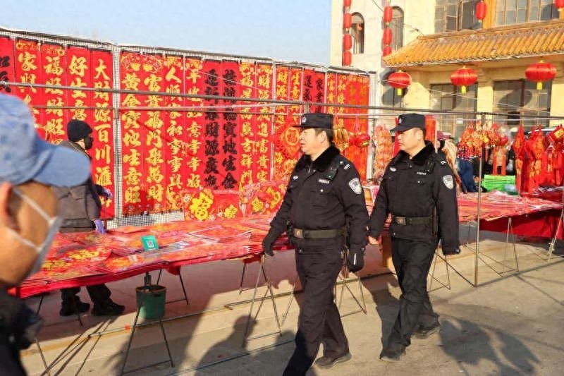 北戴河区牛头崖大集热闹非凡!民警逢集必赶背后藏着啥秘密?