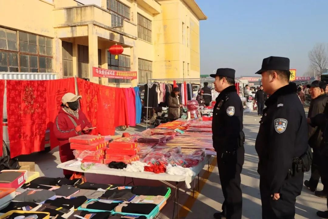 北戴河区牛头崖大集热闹非凡!民警逢集必赶背后藏着啥秘密?  第3张