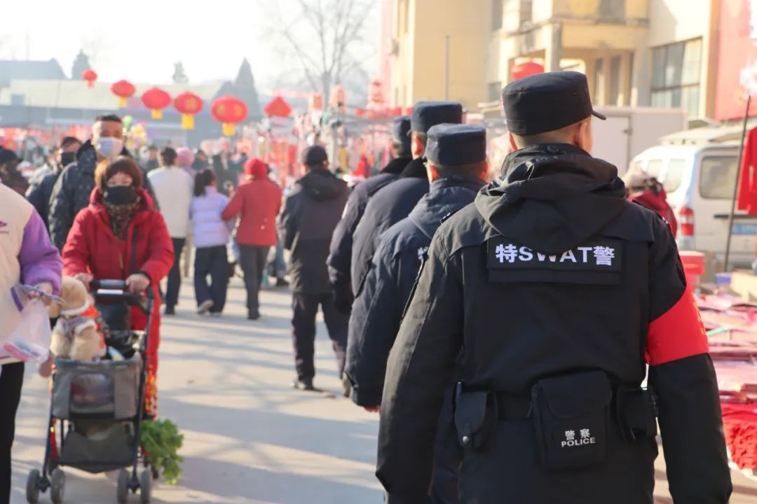 北戴河区牛头崖大集热闹非凡!民警逢集必赶背后藏着啥秘密?  第5张