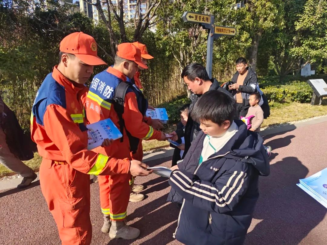 春节坚守岗位9年!消防员不回家过年?致敬  第4张