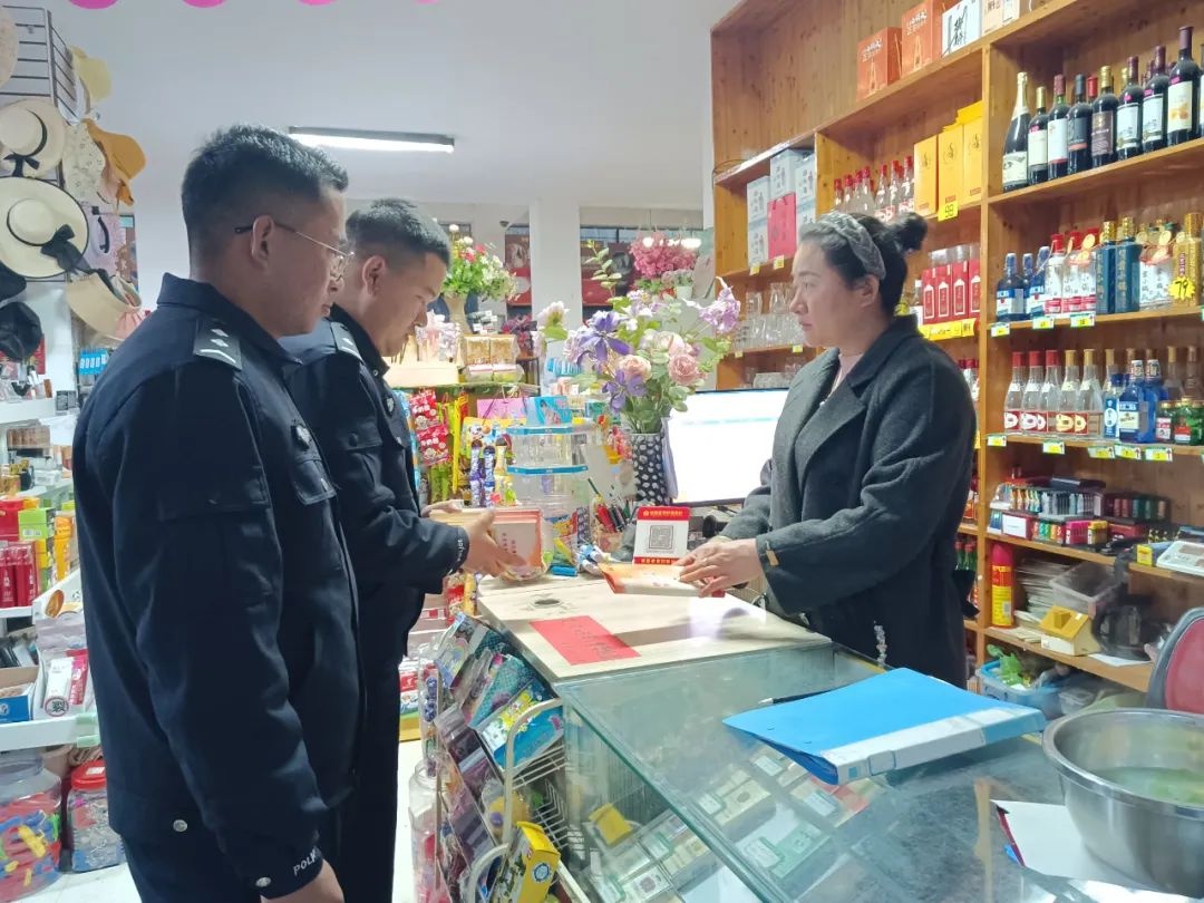 龙陵县公安机关如何在大年初二确保全县平安稳定？揭秘他们的安保秘籍  第5张