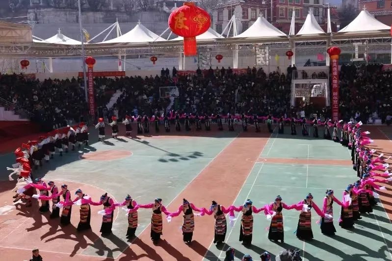 2025巴塘非遗展演有何特别之处?逾万人观看!  第2张