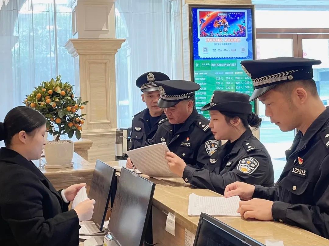 藏蓝身影春节坚守岗位！你知道他们背后的故事吗？  第4张