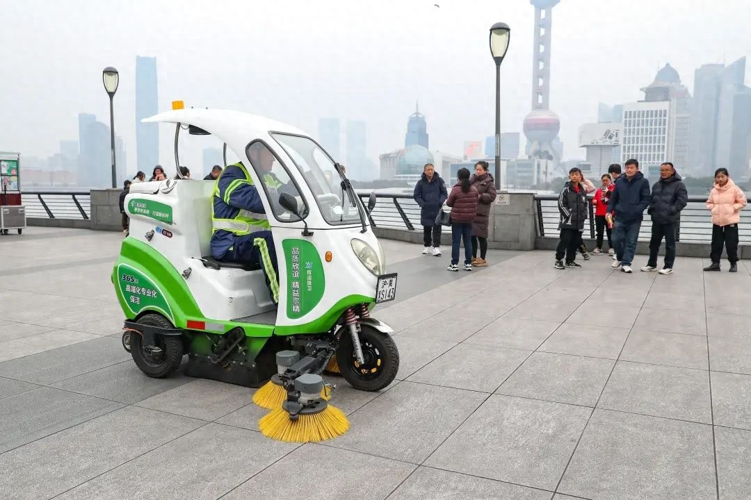 春节假日城市角落的一群人：敬业背后藏多少故事?