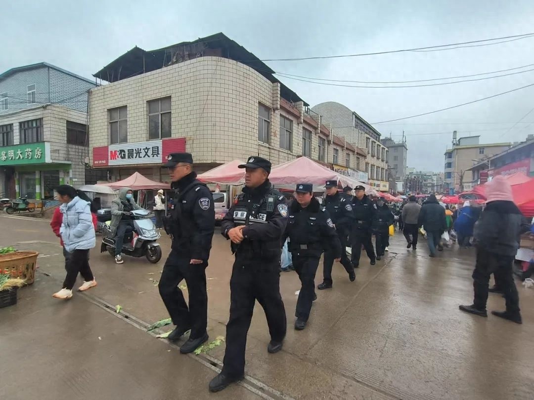 除夕赶集日杨桥派出所全警坚守!他们如何保平安?  第1张