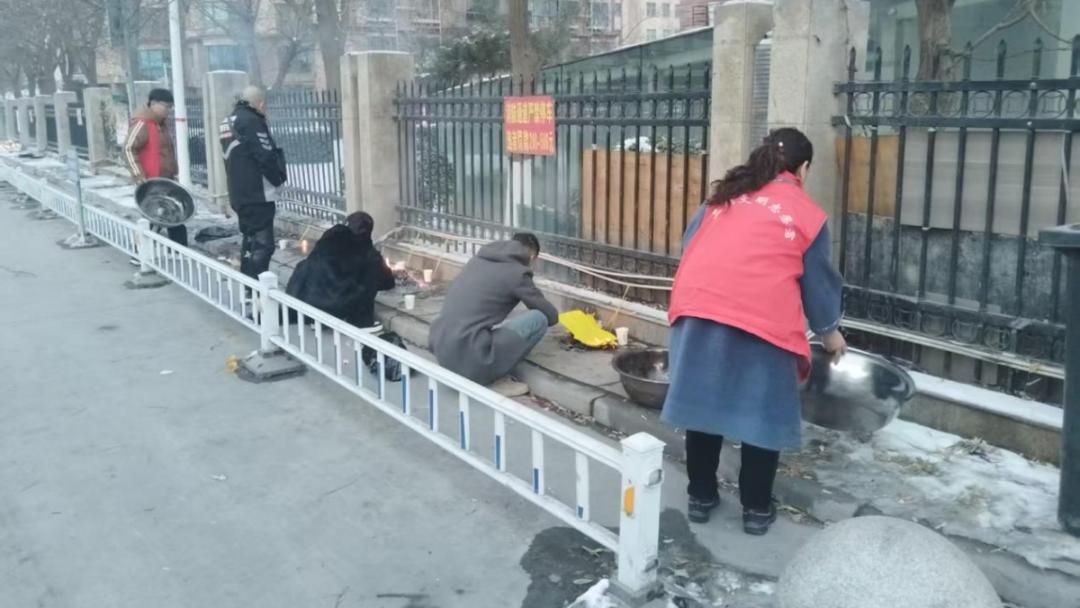 嘉峪关路街道如何守护城市文明？除夕夜文明祭祀大行动揭秘  第3张