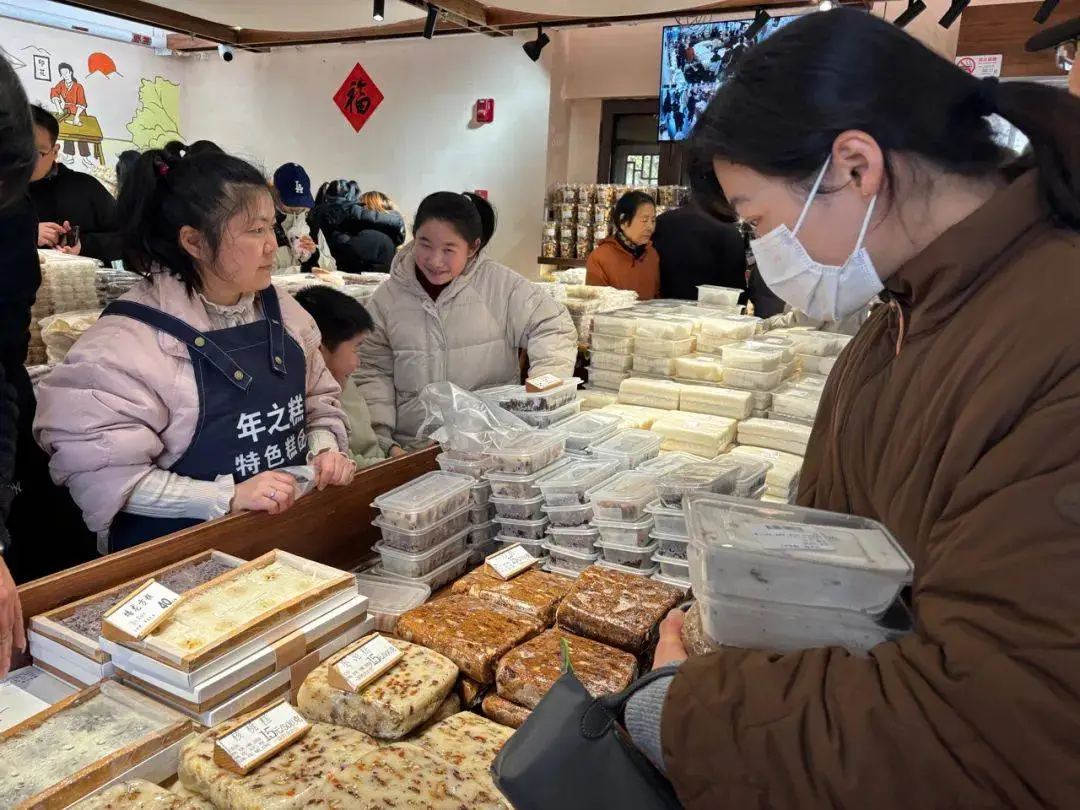 中国过境免签政策升级，上海年味小店迎来半数韩国客？  第4张