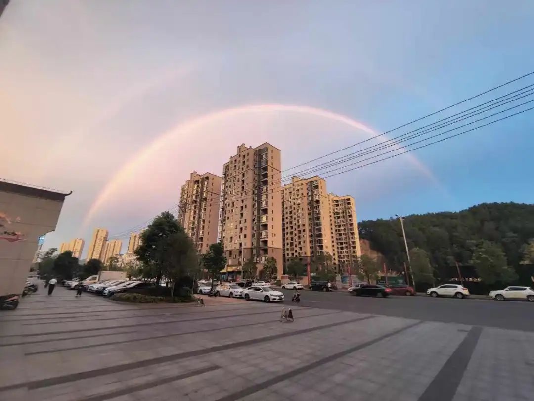 暮春气温飙升破30℃！五一假期竟似盛夏？雷雨过后真有彩虹？  第3张