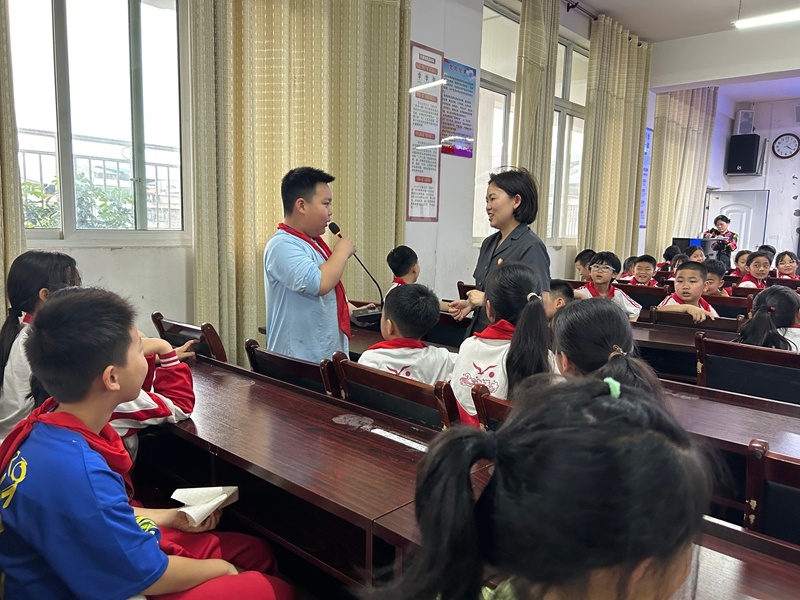 4月29日县法院金凤姐姐普法团队为何走进天柱县第三小学？  第3张