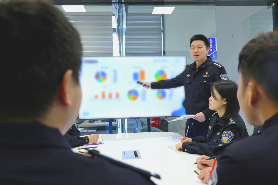 26 个五一坚守刑侦！守护平安背后是怎样的执着与担当？  第3张