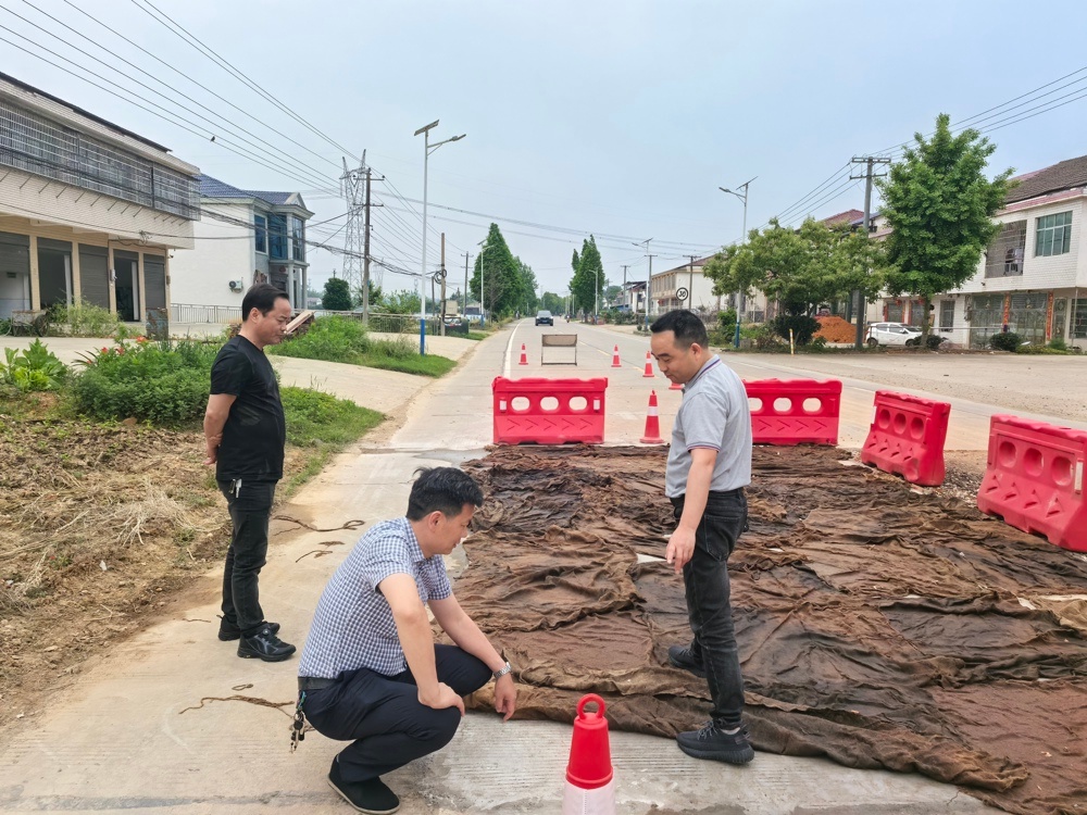 五一将至！汉寿县公路建设养护中心如何保障公路安全畅通？  第2张