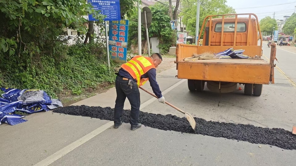 五一将至！汉寿县公路建设养护中心如何保障公路安全畅通？  第4张