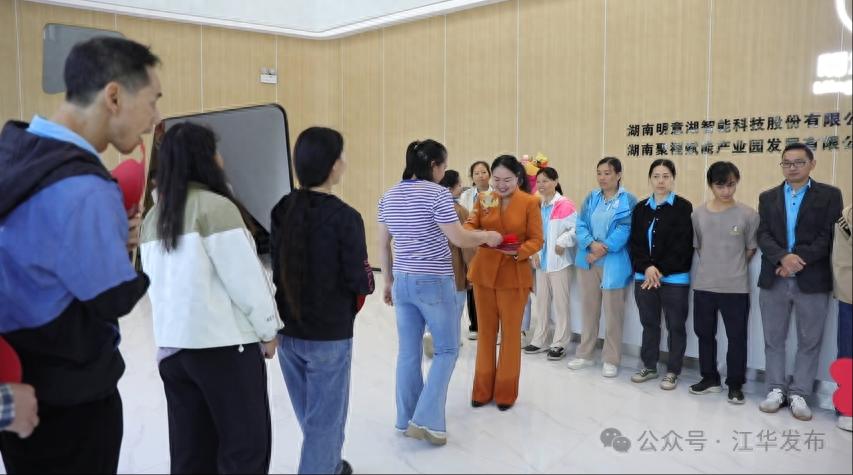 15岁南下打工，如今成董事长！这位江华传奇女性的逐梦路有多牛？