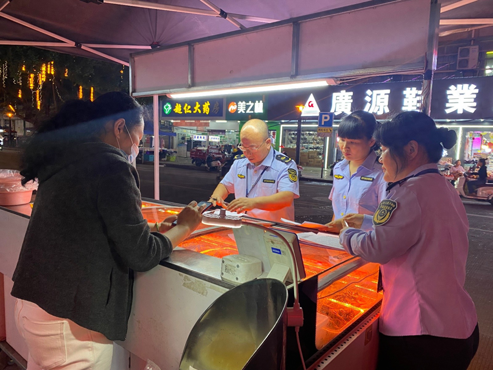 象州县市场监管局五一前检查！食药与特种设备安全如何保障？