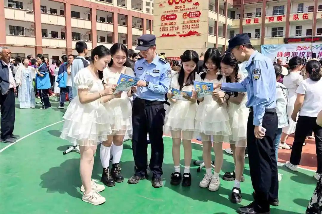 4月30日保康县寺坪镇中心学校的安全知识盛宴？太精彩啦  第4张