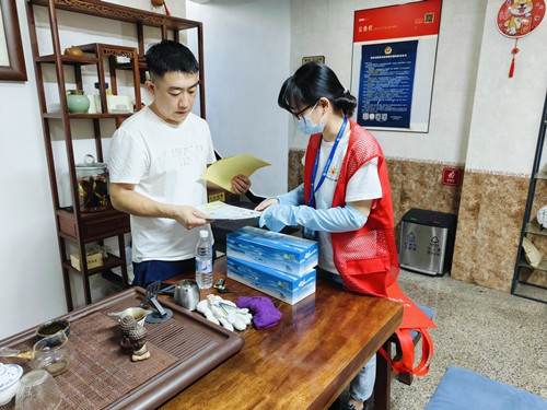 五一将至，辰山社区防艾行动如何为居民筑牢健康屏障？  第2张