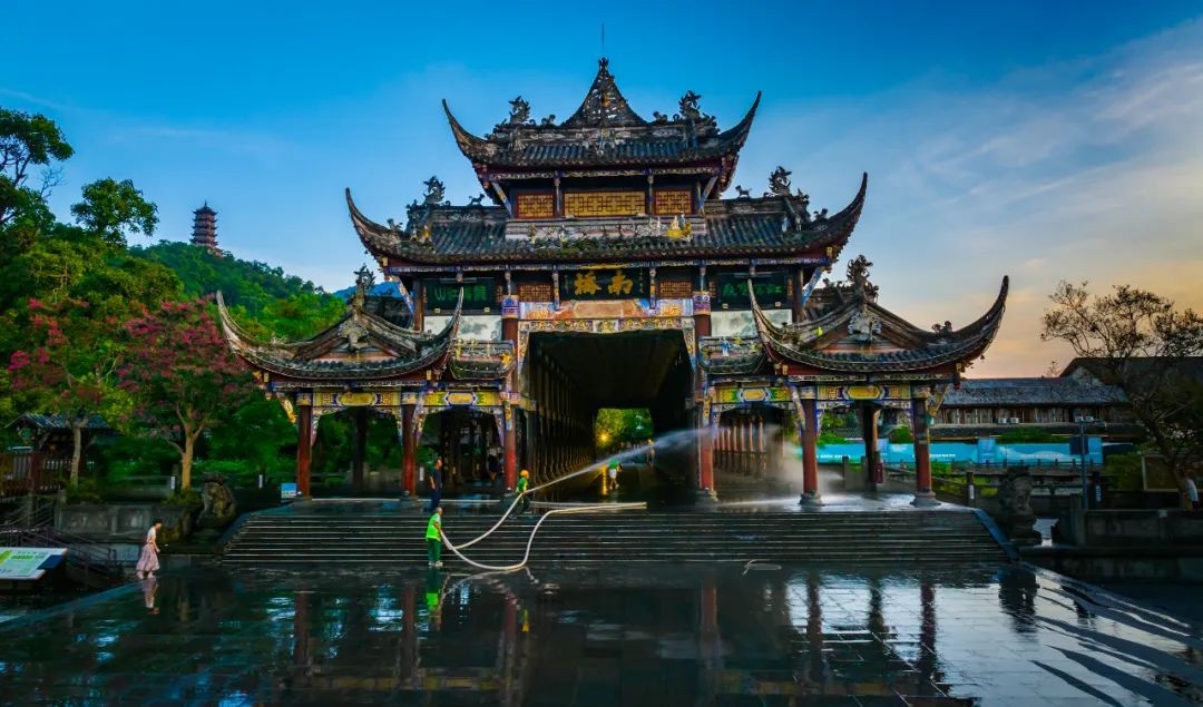 五一佳节，都江堰劳动者绘就崭新画卷？他们的付出令人动容  第7张