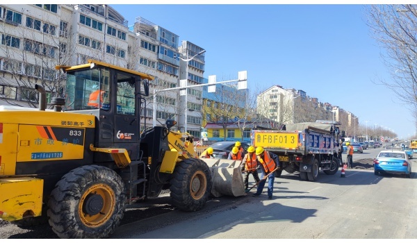 烟台市区五纵五横道路焕新！40余天奋战消除安全隐患？  第2张