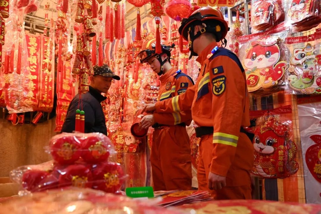 古城春节红火背后，谁在默默守护？揭秘漳州古城消防救援站的火焰蓝英雄  第7张