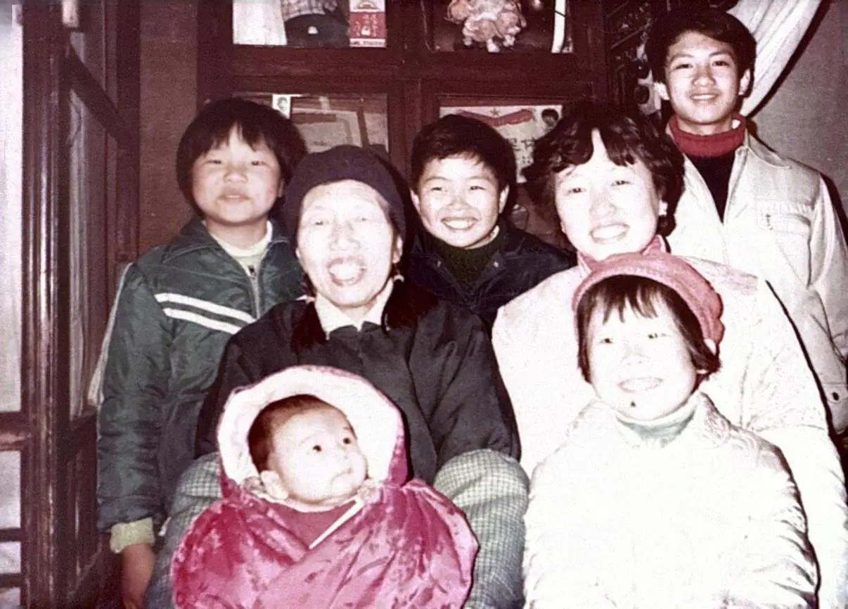 结婚照复刻86年前场景! 2025年你有故事来投稿吗?  第9张
