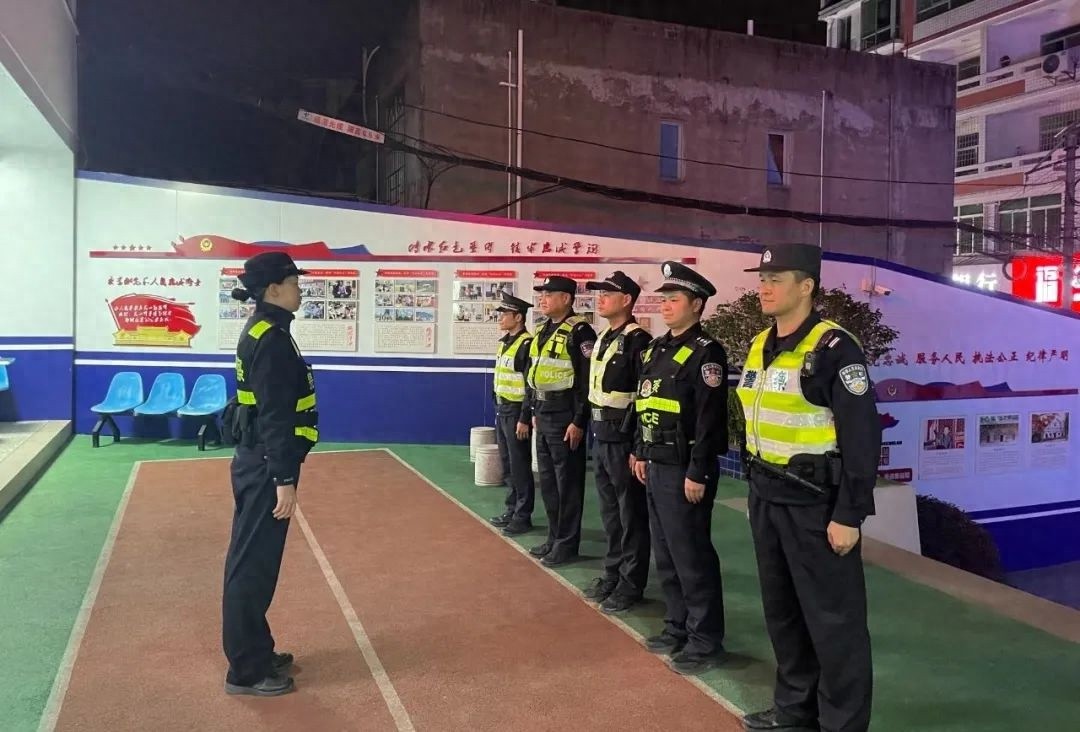 除夕阖家团圆，他却执勤！龙岩民警坚守为哪般？  第1张