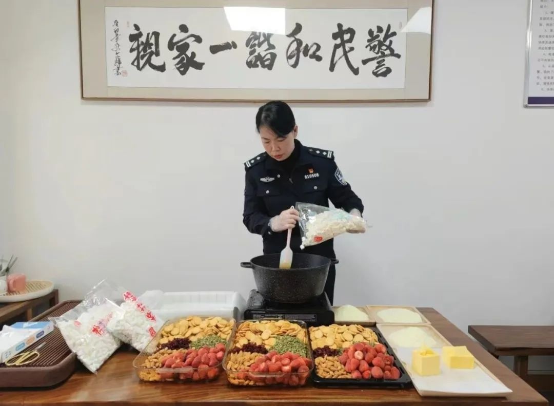 除夕阖家团圆，他却执勤！龙岩民警坚守为哪般？  第3张