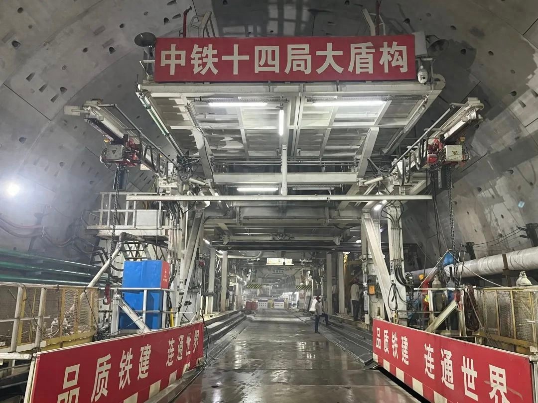 过年不回家想妻儿！芜湖隧道建设者坚守为啥？值