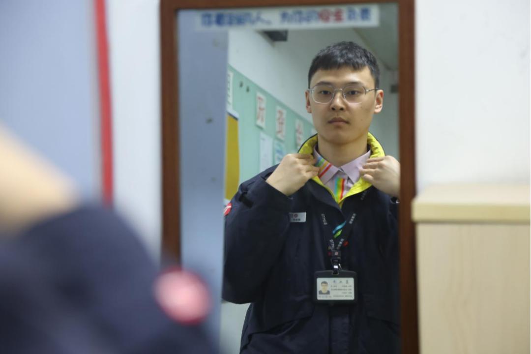 连续4年除夕夜，地铁司机姜浩宇为何坚守岗位？最后一班夜归人的背后故事  第4张