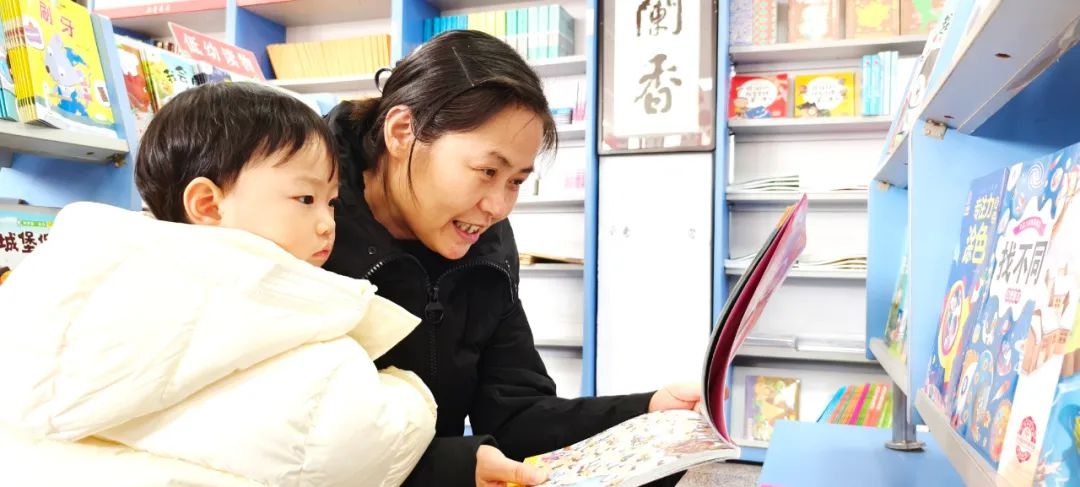 春节不打烊！平凉新华书店成精神驿站，你准备好沉浸书香了吗？  第3张