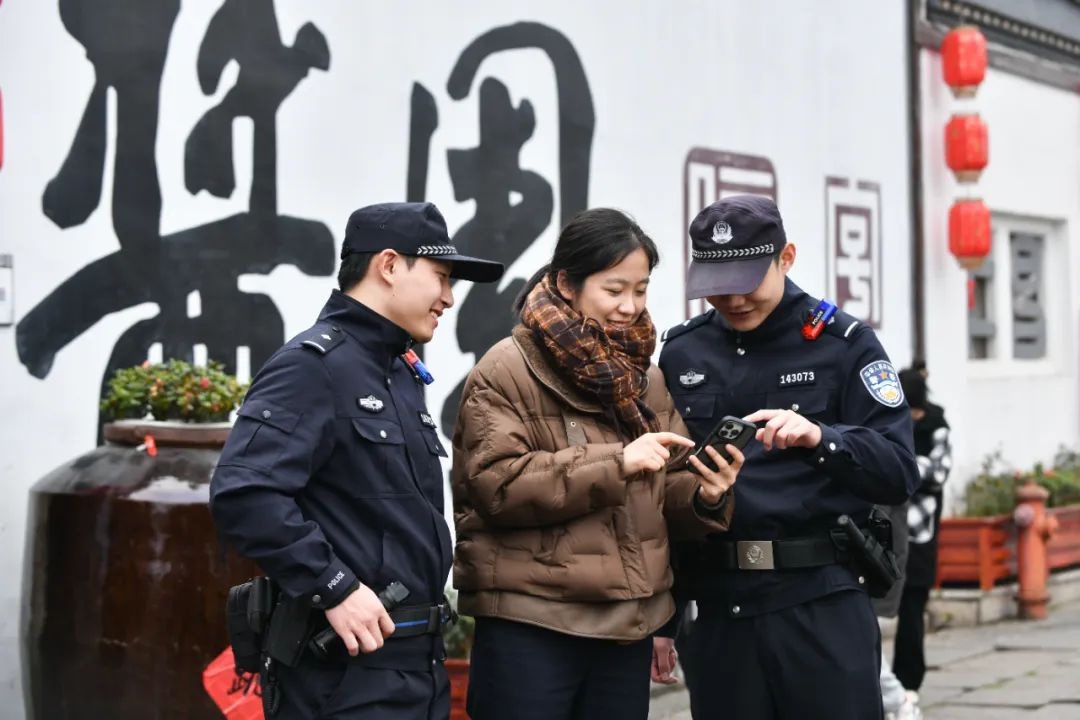 浙江绍兴安昌古镇年味浓!游客舒心安心如何保障?  第2张